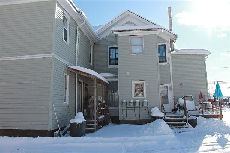 2nd image of 18 Pearl St
