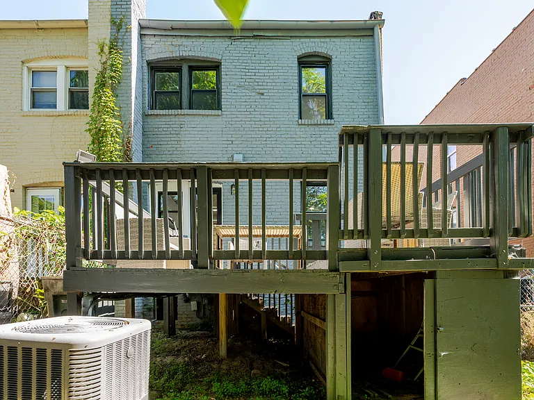 4523 Dix St NE — Photo 13