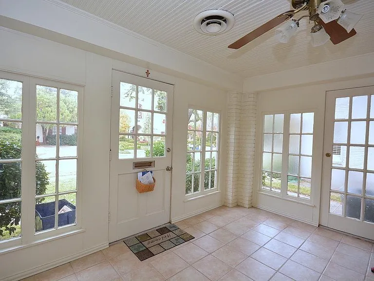 3027 Amherst St — Photo 3