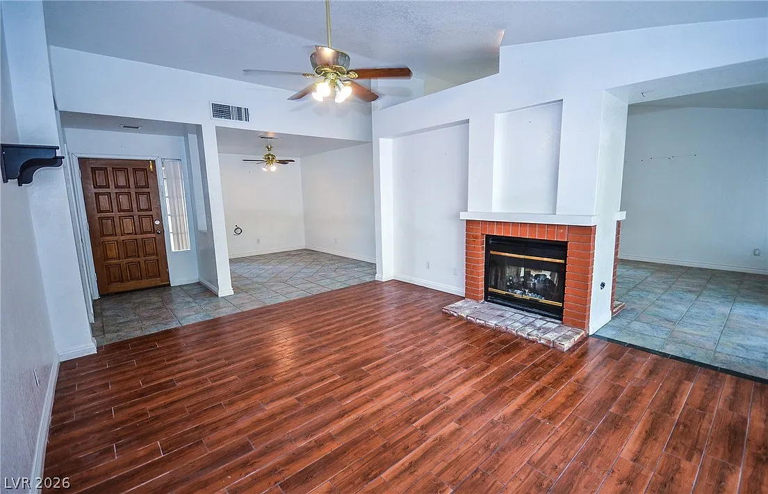 3 bed, 2.0 bath, 1548 sqft, $1,950 — Photo 3