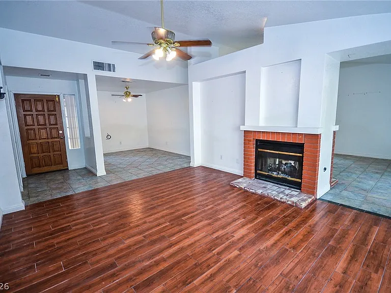 6762 Shelter Ln — Photo 3