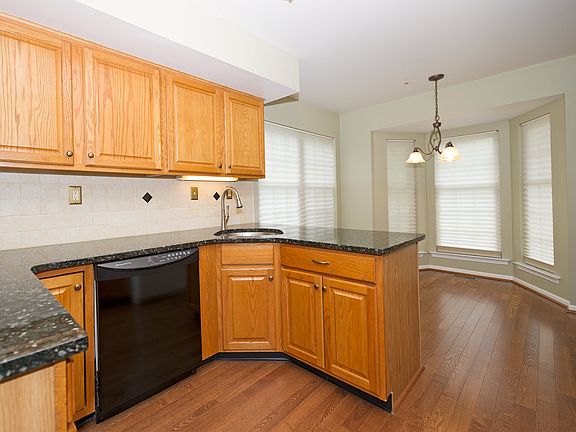 3rd image of 1500 Cumberland Ct