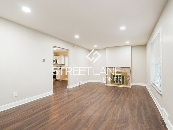 3rd image of 957 S Warren Ave
