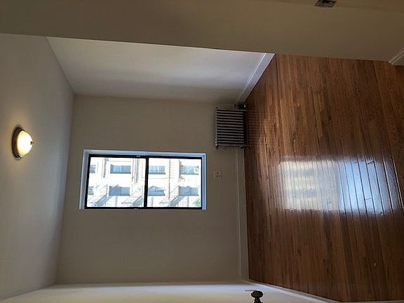 4th image of 461 Fort Washington Ave APT 33