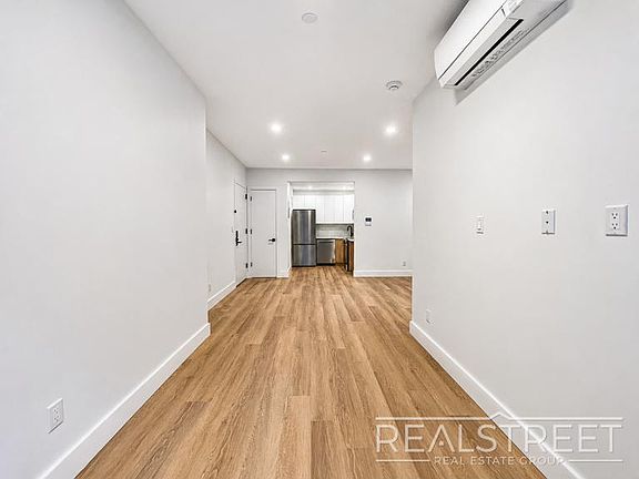4th image of 1260 Prospect Pl #1A