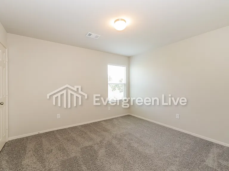 120 Ellis Dr — Photo 10