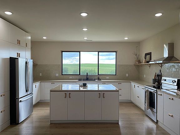 2nd image of 37735 Cottonwood Creek Rd E