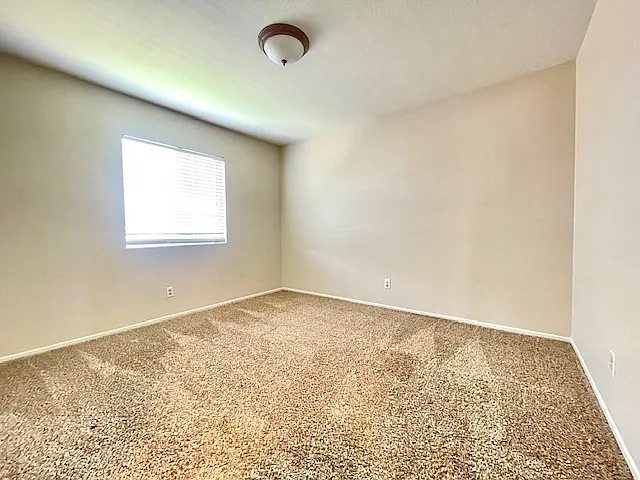 2514 Hidden Creek St — Photo 6