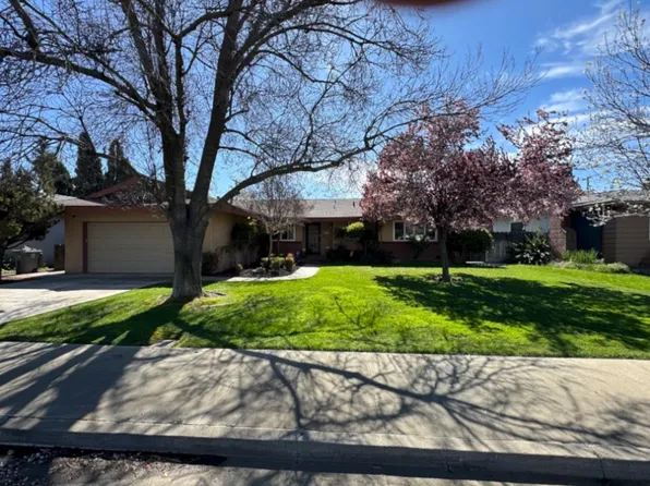 1043 E Adams Ave, Los Banos, CA 93635