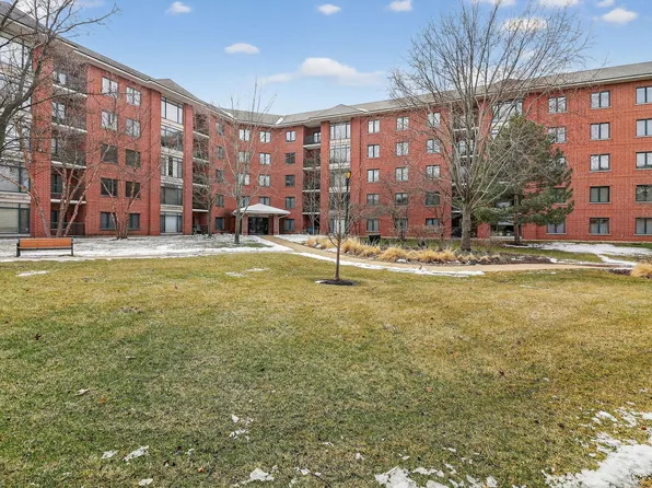 865 E 22nd St #B-412, Lombard, IL 60148