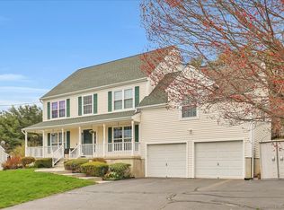 14 General Wooster Rd, Derby, CT 06418