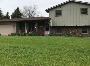 2892 Vercauteren Dr, Green Bay, WI 54313