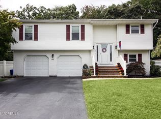 93 Starlight Road, Howell, NJ 07731