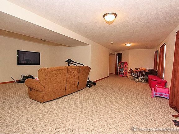 4th image of 535 Mansfield Pl