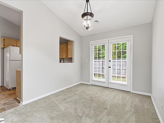 5th image of 107 Daniel Ct