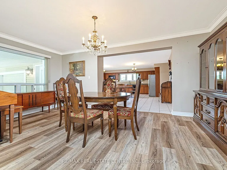 3161 Steeles Ave W — Photo 8