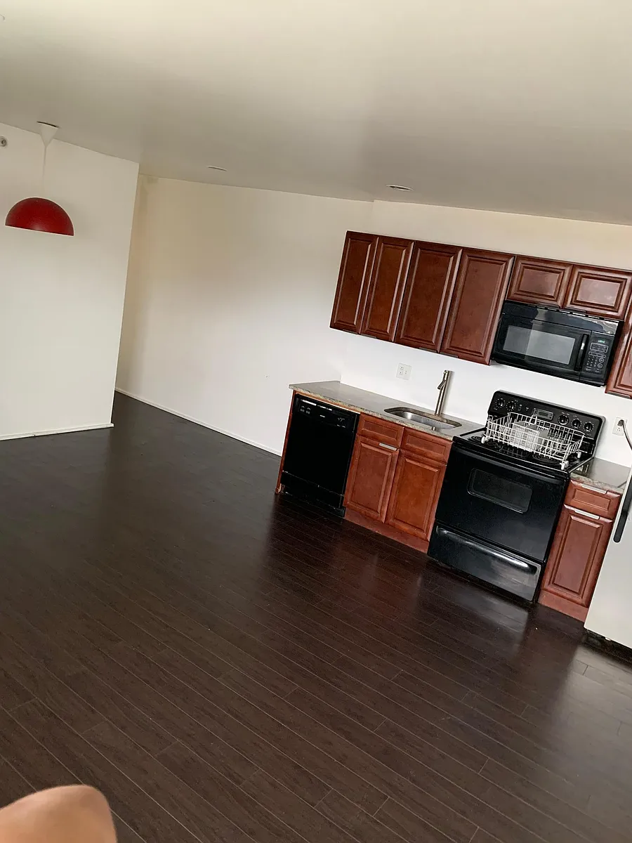 Photo 2 of 7 - 1631 N 20th St #3 - Philadelphia, PA Building Photo - 1631 N 20th St #3