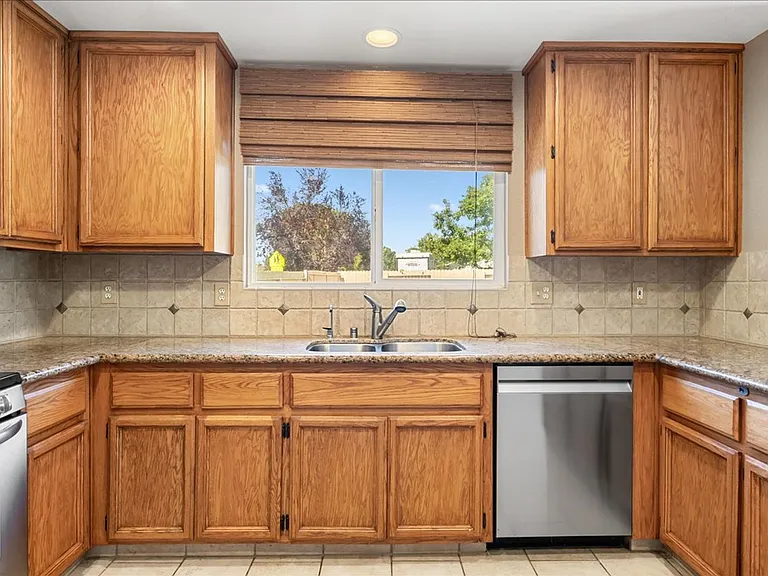 1002 Bay Terrace Dr — Photo 13