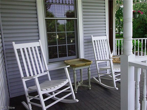 4th image of 40 Steepleview Dr