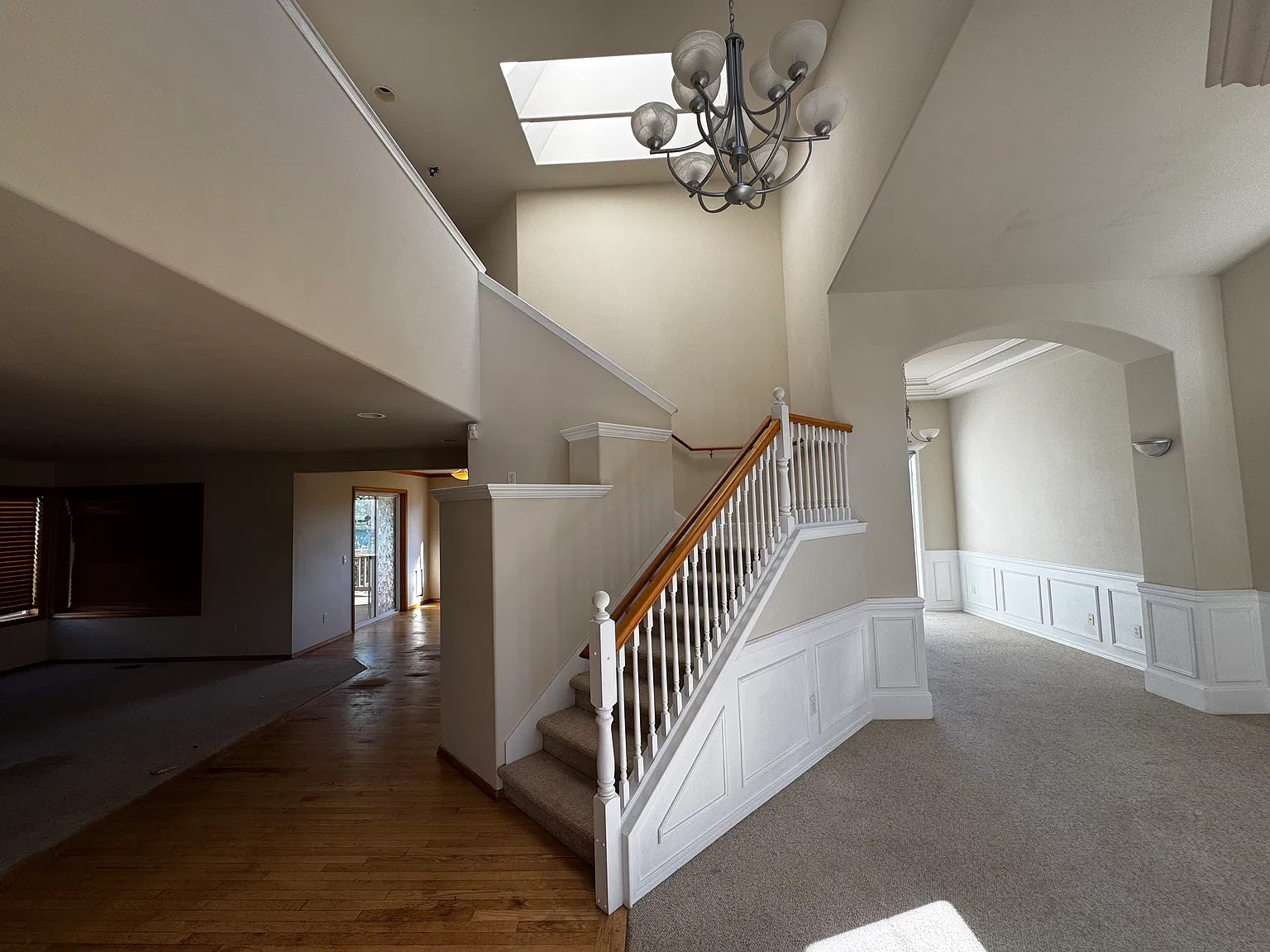 4 bed, 2450 sqft, $3,695 — Photo 2