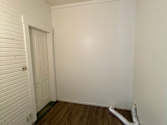 2nd image of 220 Maple St