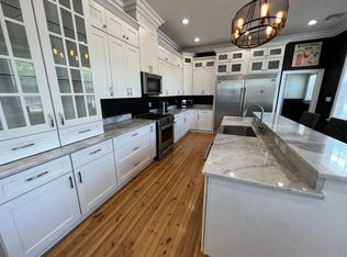 2630 Peniston St #A, New Orleans, LA 70115
