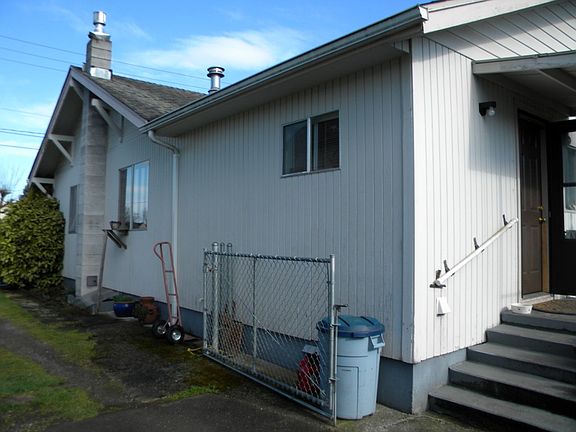 2nd image of 208 Leber St NE