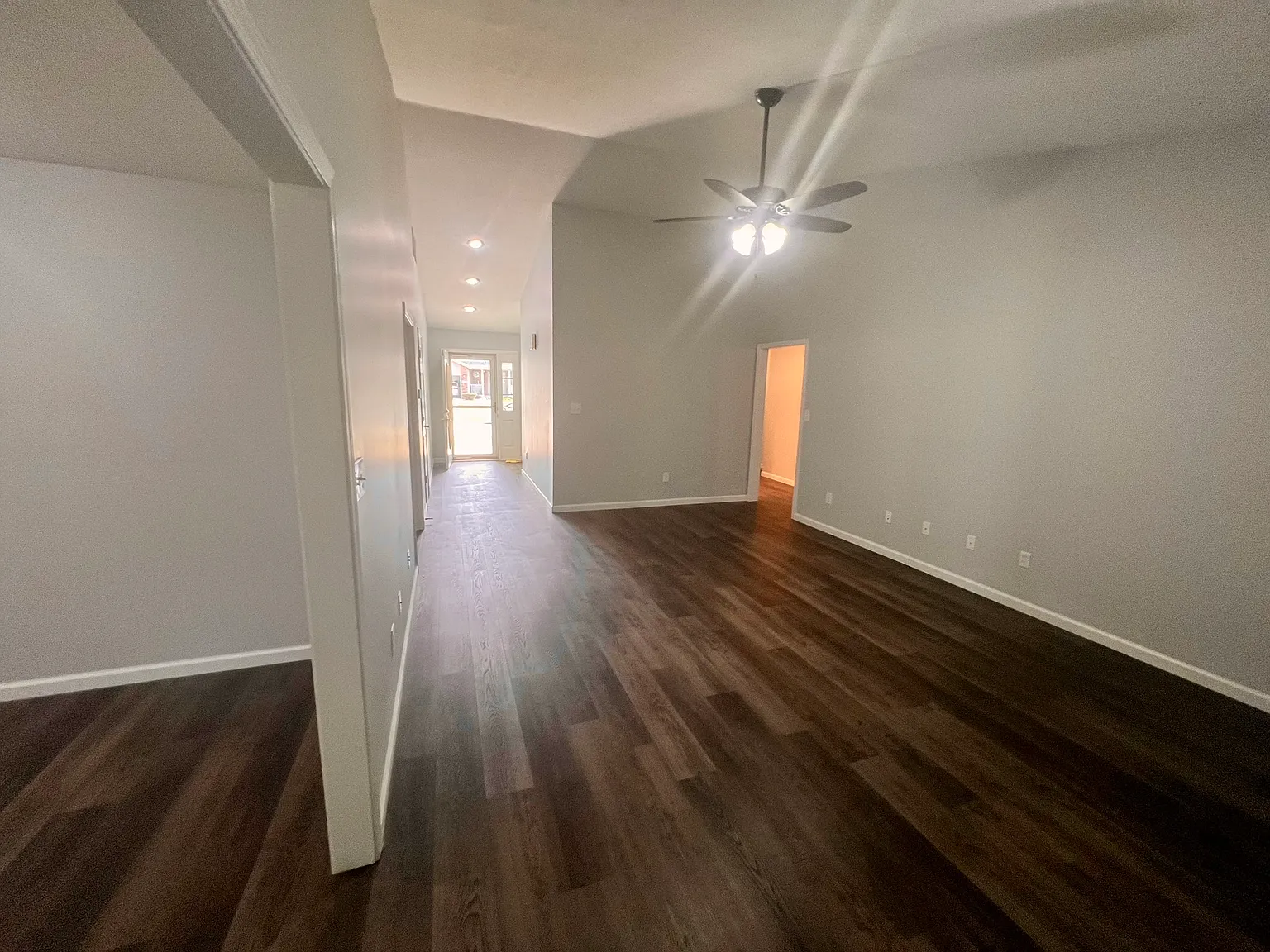 4617 E Donington Dr — Photo 4