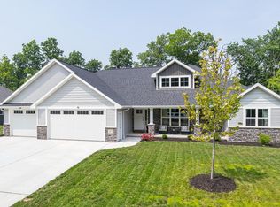 3571 Glen Oaks Pass, Green Bay, WI 54311