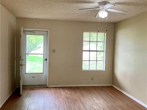 3rd image of 304 Highland Estates Dr
