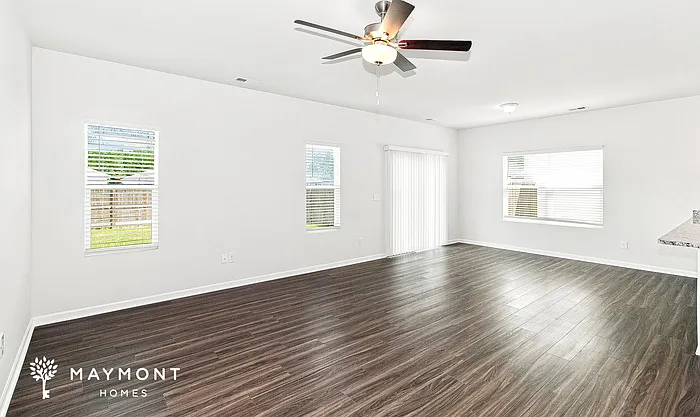 3 bed, 2.0 bath, 1708 sqft, $2,345 — Photo 4