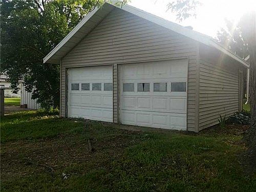 3rd image of 213 S East Ave