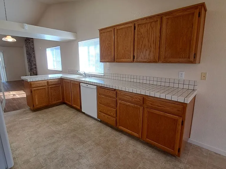 801 Capistrano Dr — Photo 11