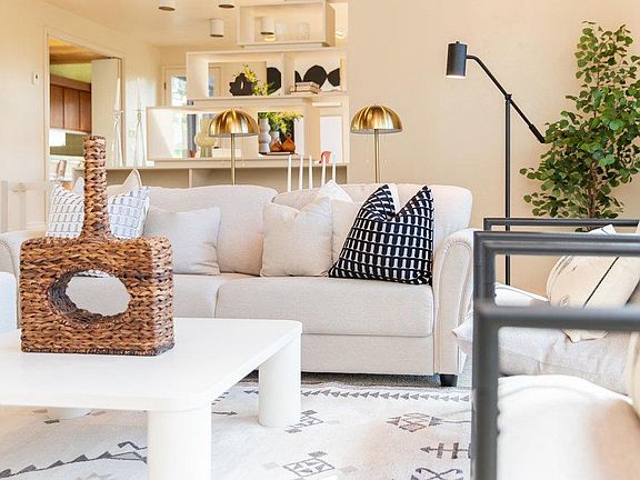 3rd image of 4086 Los Altos Dr