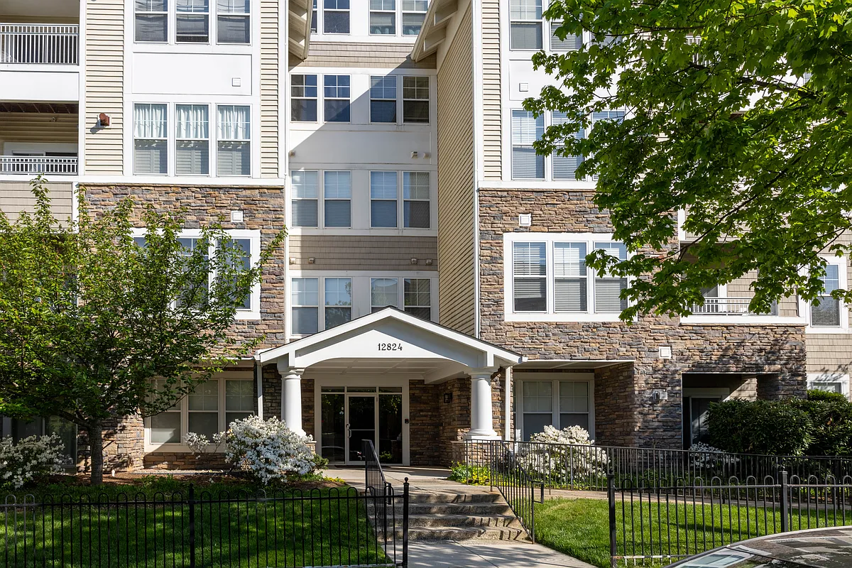 Building Photo - 12824 Clarksburg Square Rd #105