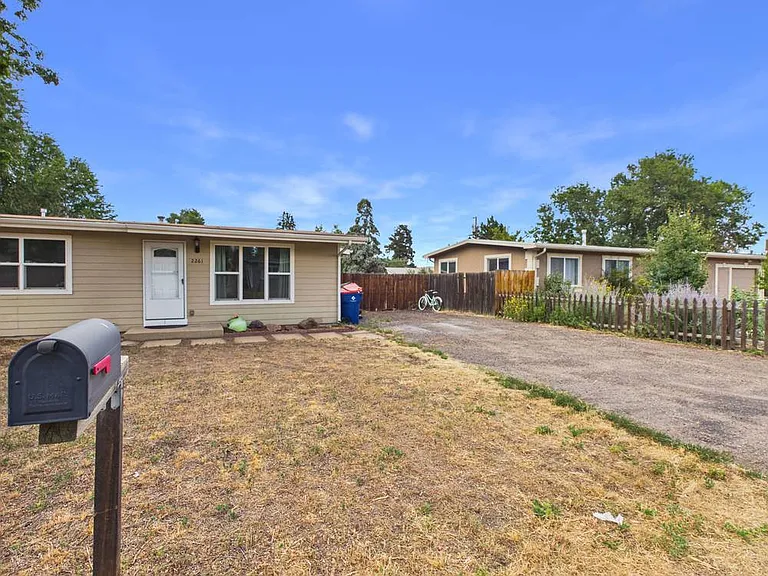 2261 W 56th Pl — Photo 3