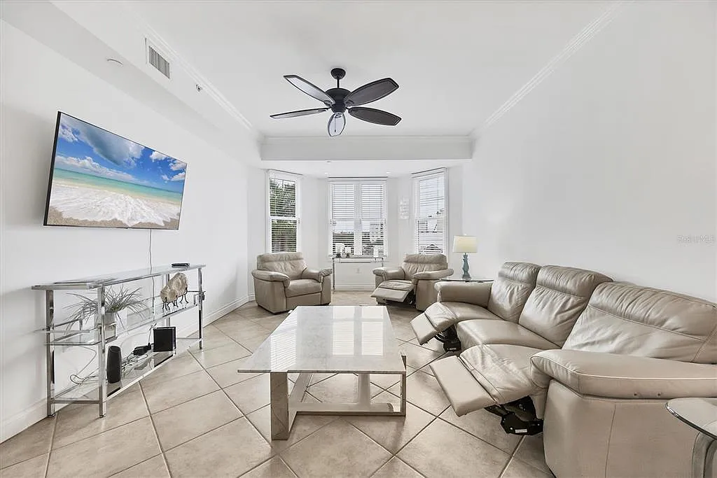 8111 Lakewood Main St — Photo 3
