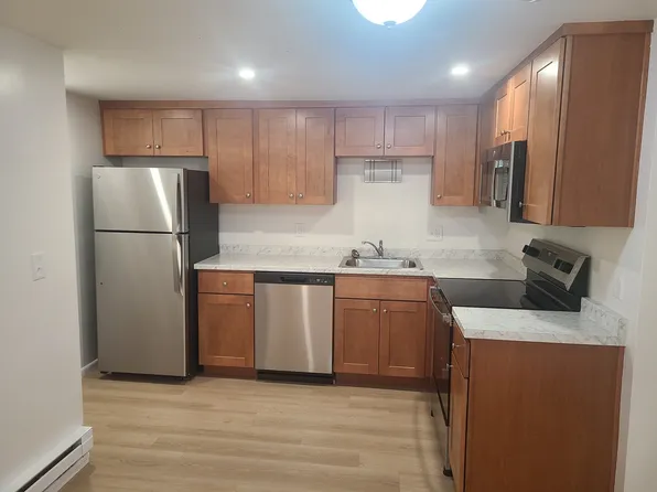 8 Azalea Ct #E, Acton, MA 01720