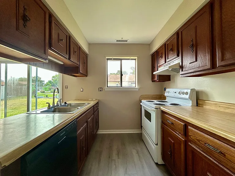509 Chownings Dr — Photo 8