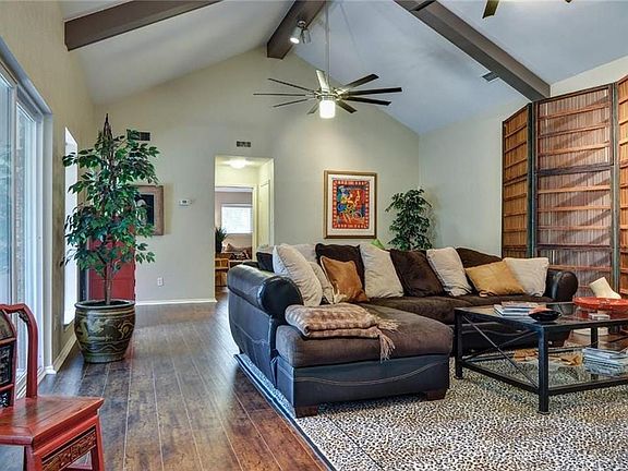 4th image of 10523 Pagewood Dr