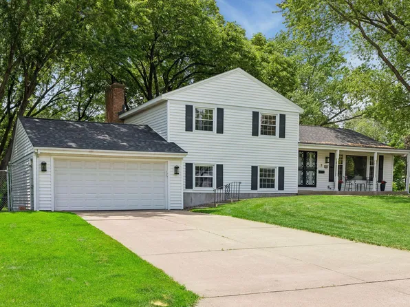 2095 Kelly Dr, Golden Valley, MN 55427