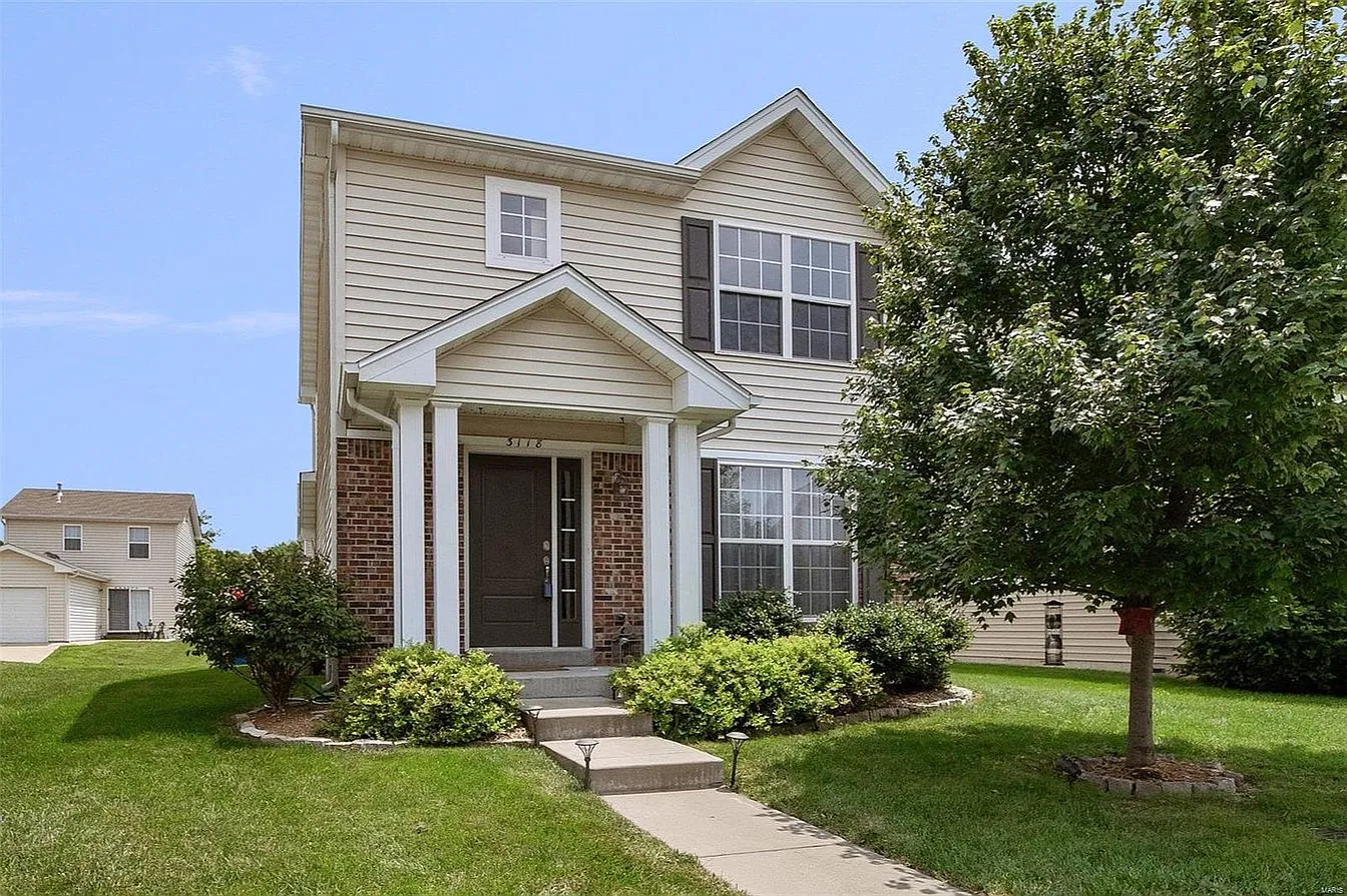 2 bed, 2.5 bath, 1365 sqft, $2,150 — Photo 1