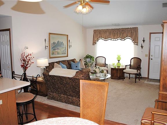 4th image of 2926 Shakespeare Ln