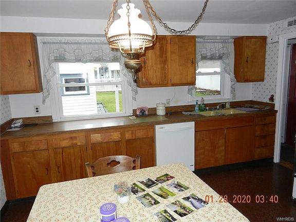 2nd image of 4889 Mount Vernon Blvd