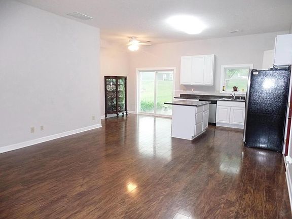 2nd image of 400 Clearview Dr