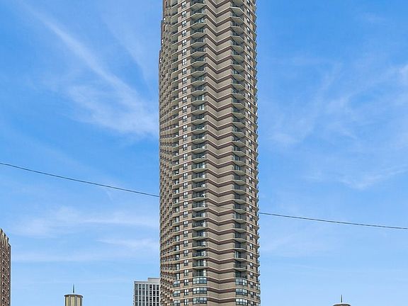 2nd image of 3660 N Lake Shore Dr APT 1002