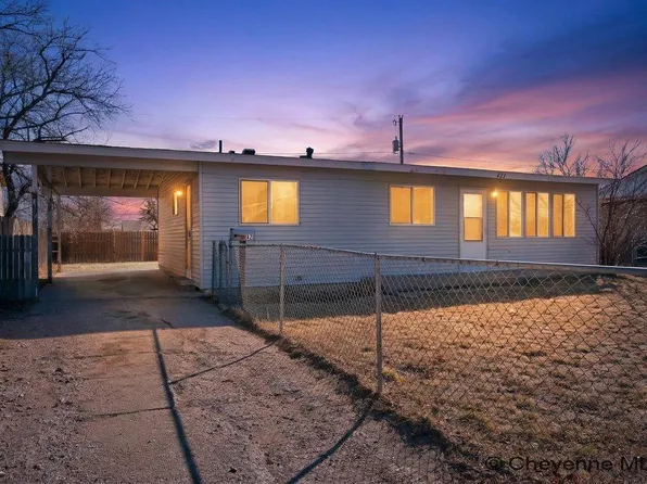 221 Desmet Dr, Cheyenne, WY 82007