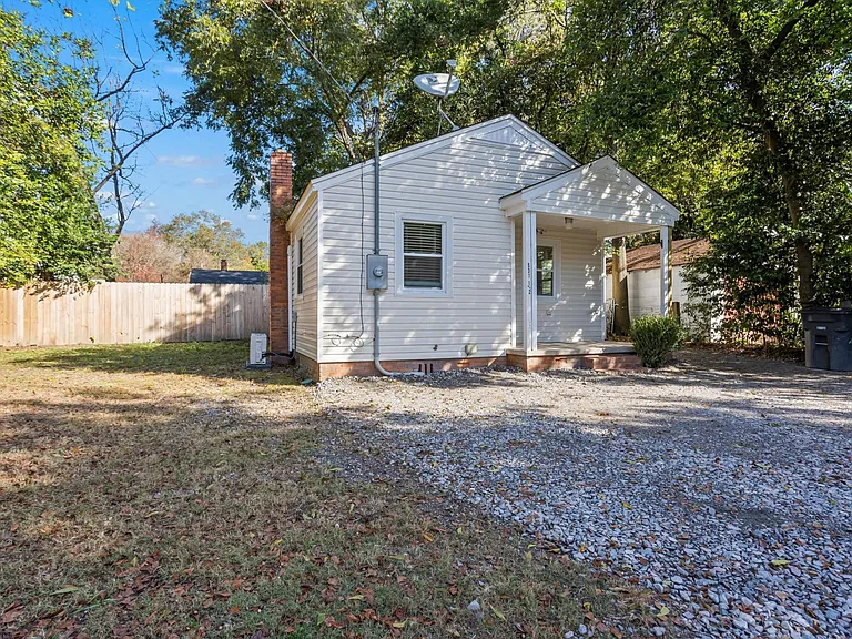 531 1/2 Pershing Dr — Photo 2