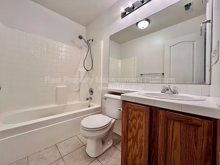 2669 Alamos Ave — Photo 10