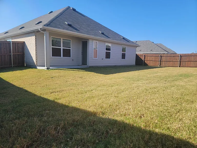 1614 Red Acre Trl — Photo 4